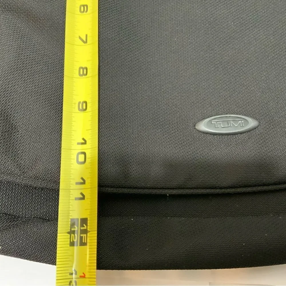 TUMI Crossbody Messenger Laptop Bag Flap 6507 D Black nylon